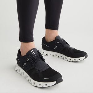 ON Cloud 5 Running Shoe Size 8.5